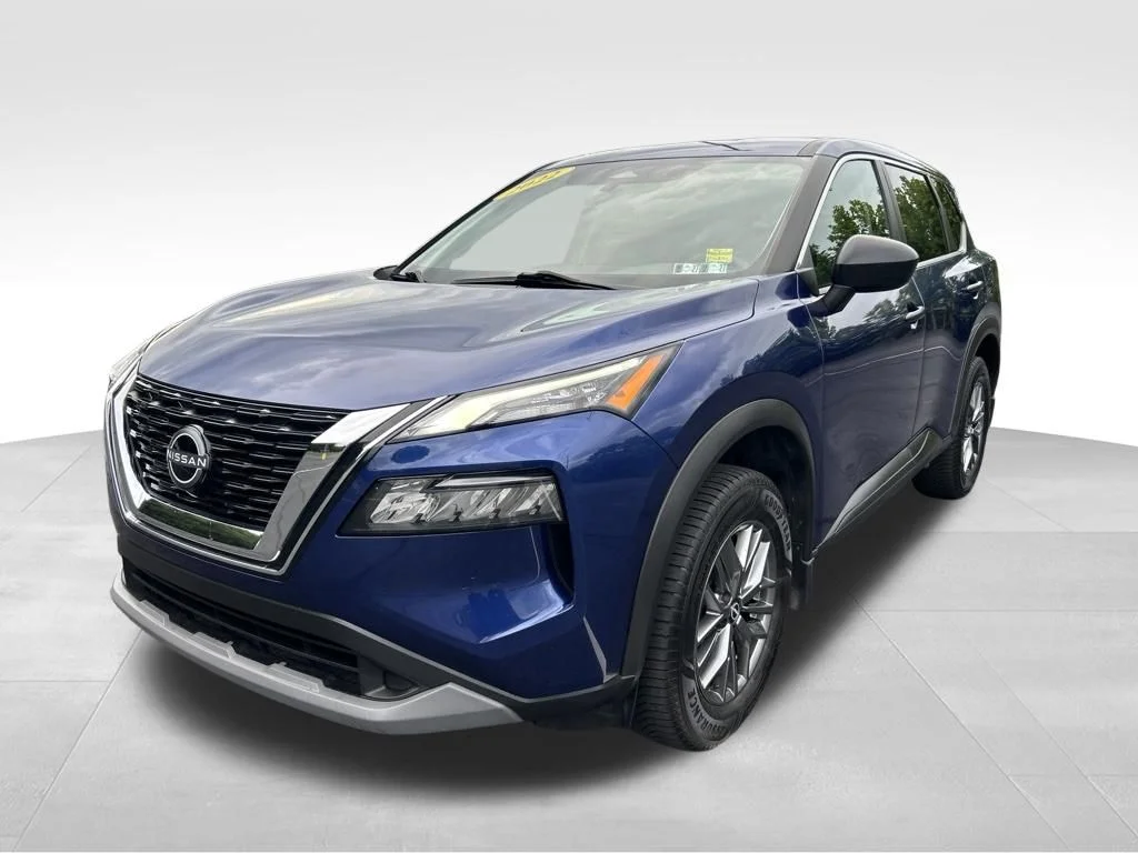 Used 2022 Blue Nissan S image 1