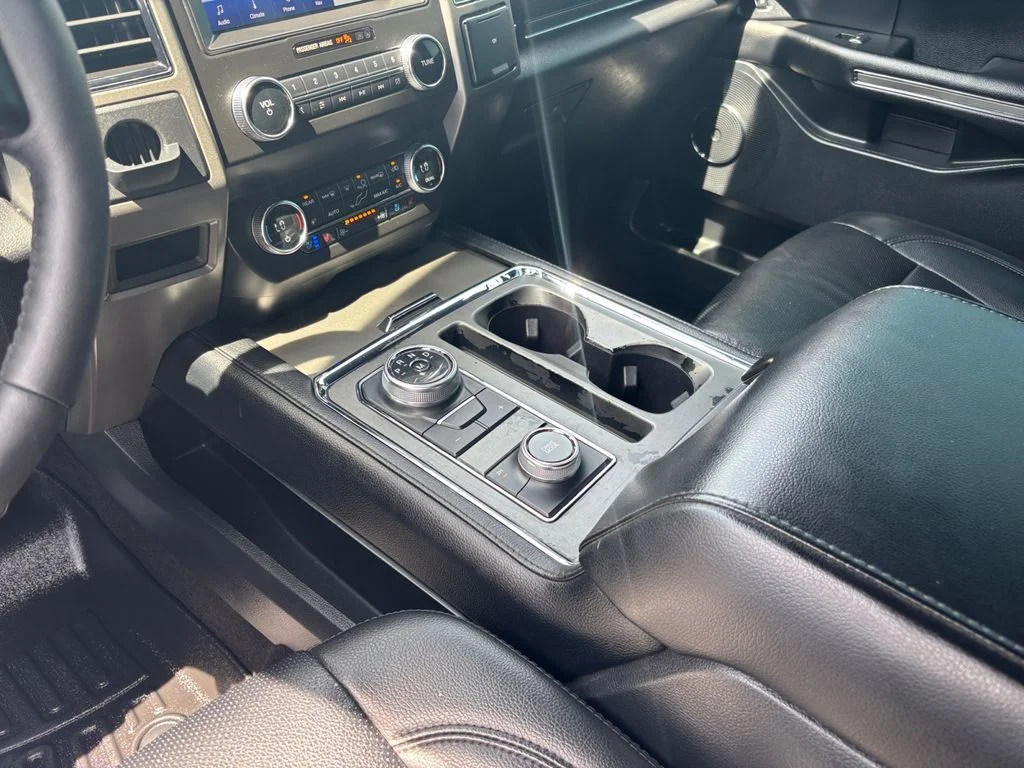 Used 2020 Black Ford XLT image 31