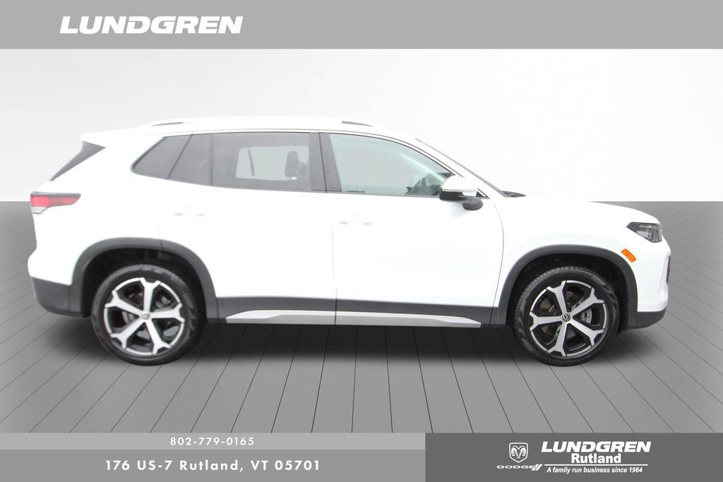Used 2025 White Volkswagen 2.0T SE image 3