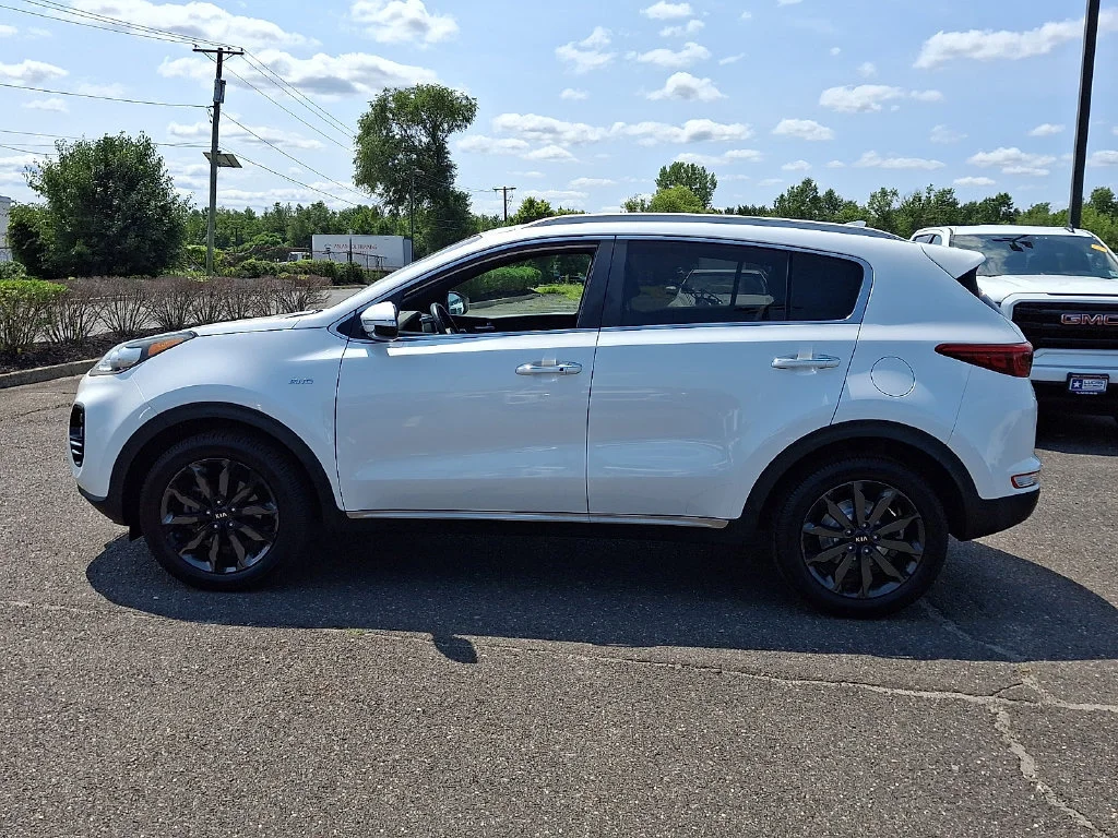 Used 2019 White Kia EX image 7