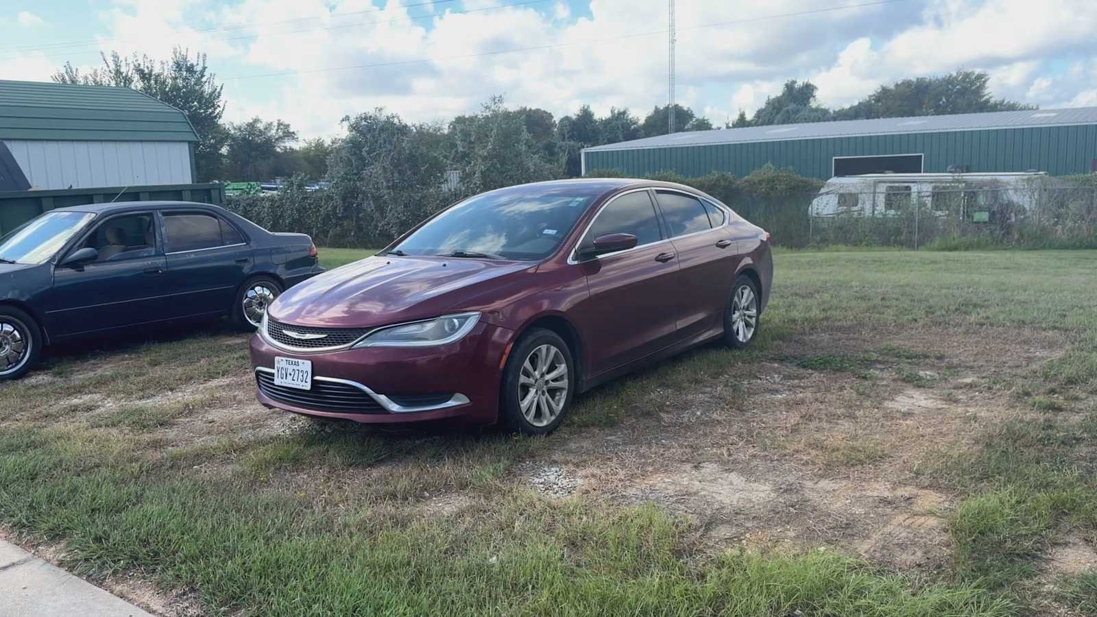Used 2015 Velvet Red Pearlcoat Chrysler Limited image 2