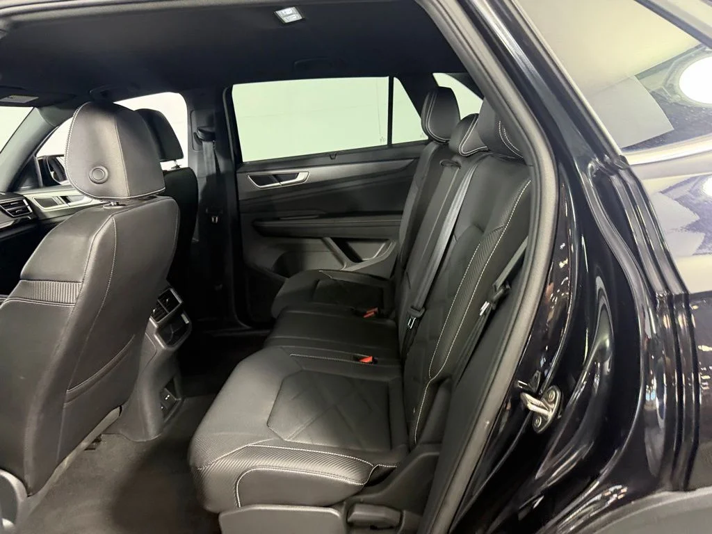 2025 Volkswagen Atlas Cross Sport SE w/Tech - Photo 24