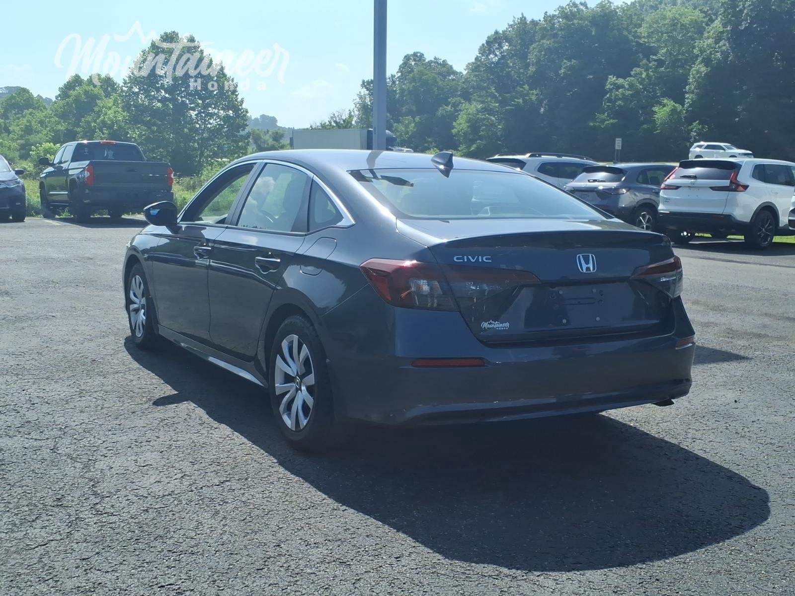 Used 2025 Meteorite Gray Metallic Honda LX image 7