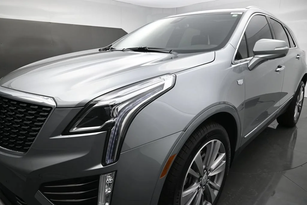 Used 2024 Argent Silver Metallic Cadillac Premium Luxury image 33