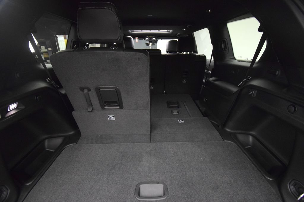 New 2026 Diamond Black Crystal Pearl-Coat Exterior Paint Jeep Altitude image 38