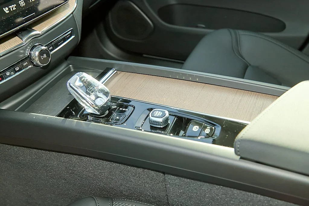 New 2026 Crystal White Volvo Core image 16