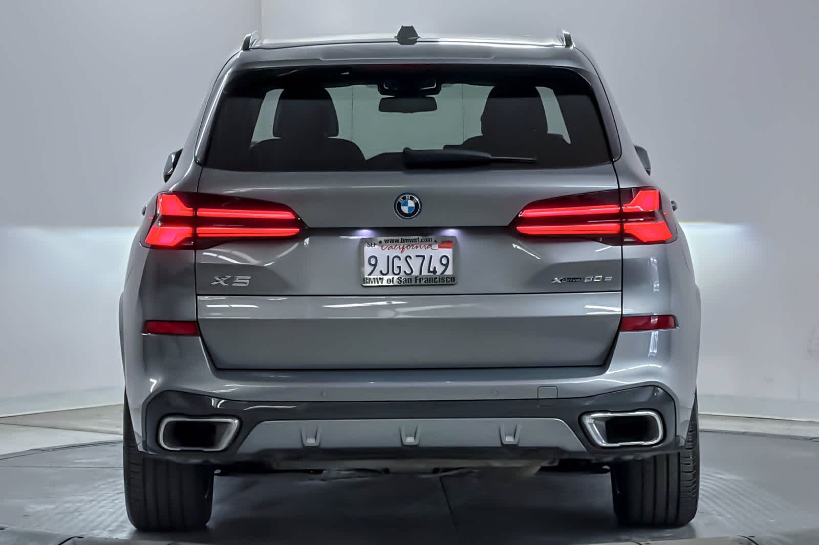 Used 2024 Skyscraper Grey Metallic BMW xDrive50e image 7