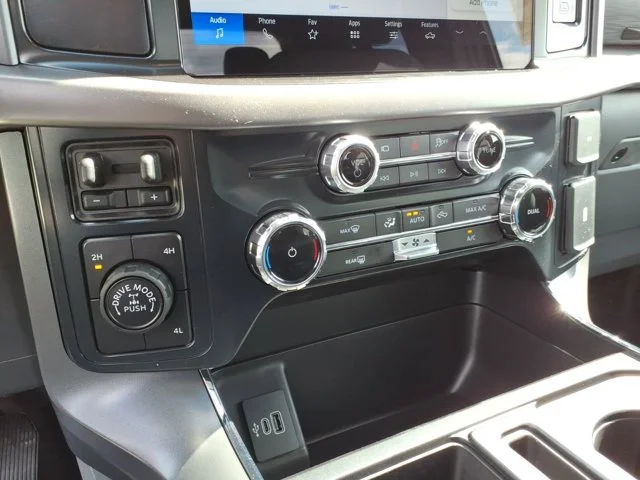 New 2026 Carbonized Gray Metallic Ford XLT image 38