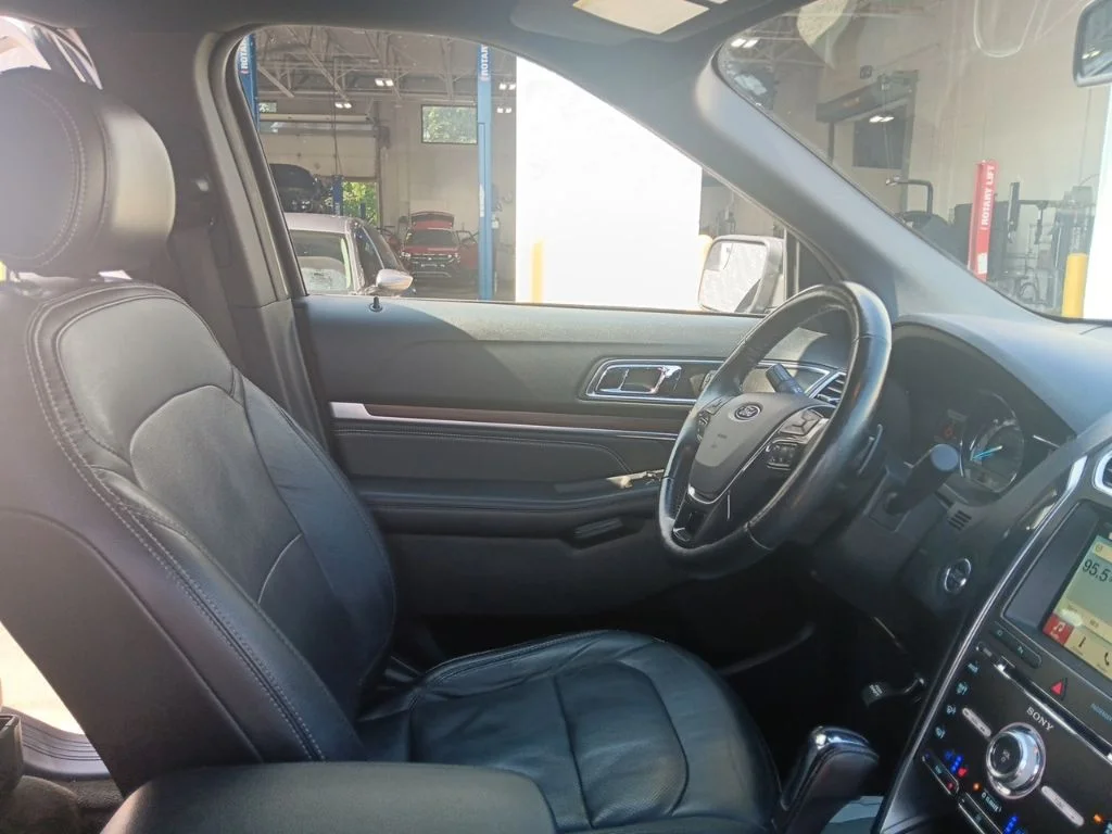 Used 2017 Magnetic Ford Limited image 35