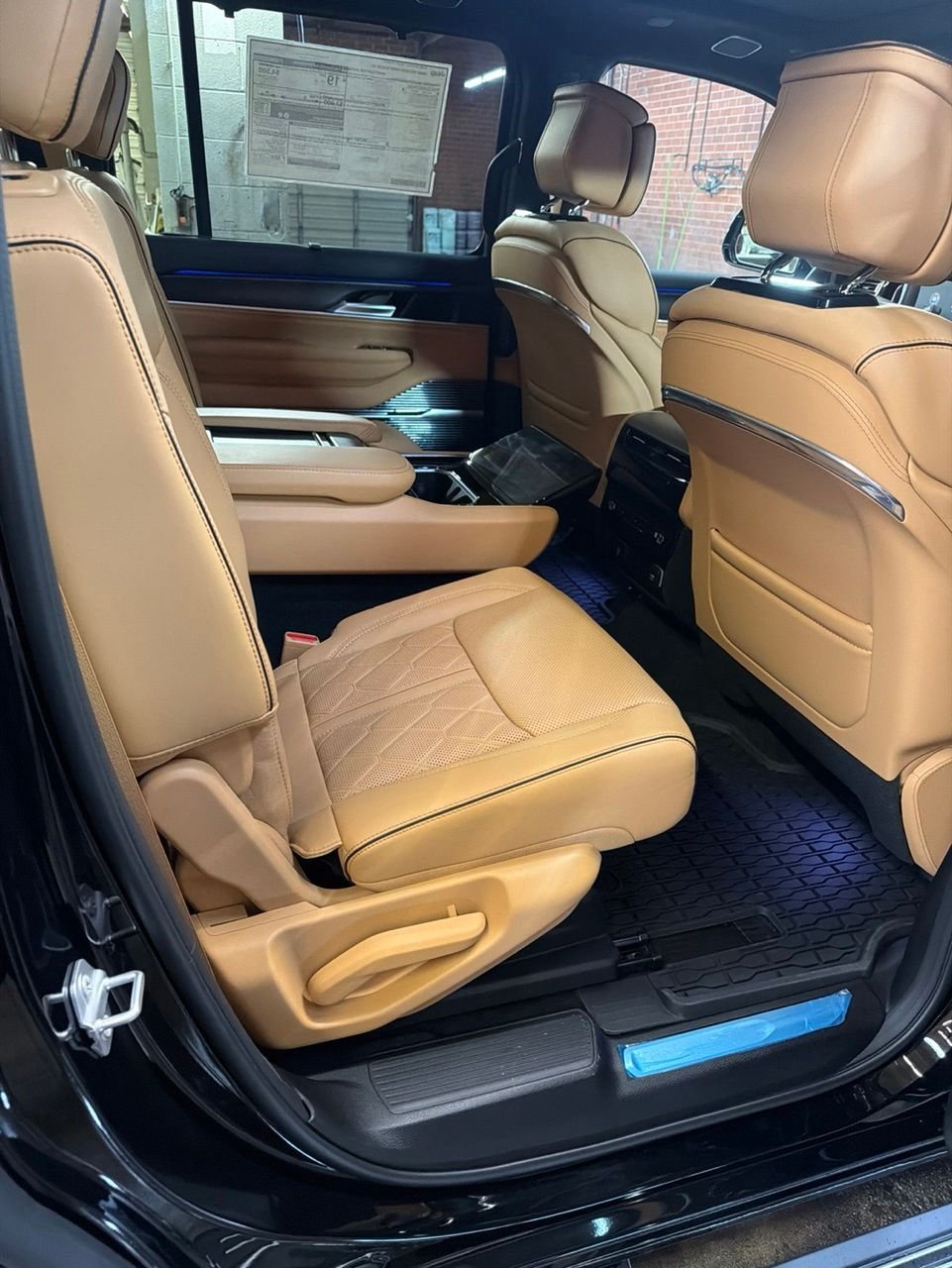 New 2026 High Gloss Black Exterior Paint Jeep Summit Reserve image 25
