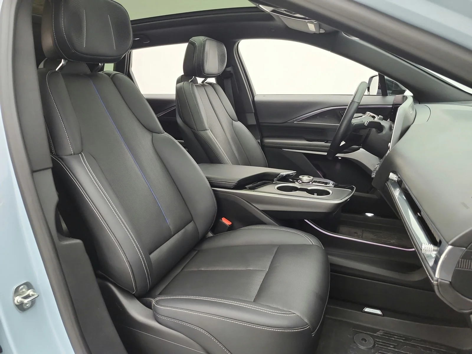 Used 2024 Nimbus Metallic Cadillac Sport image 19