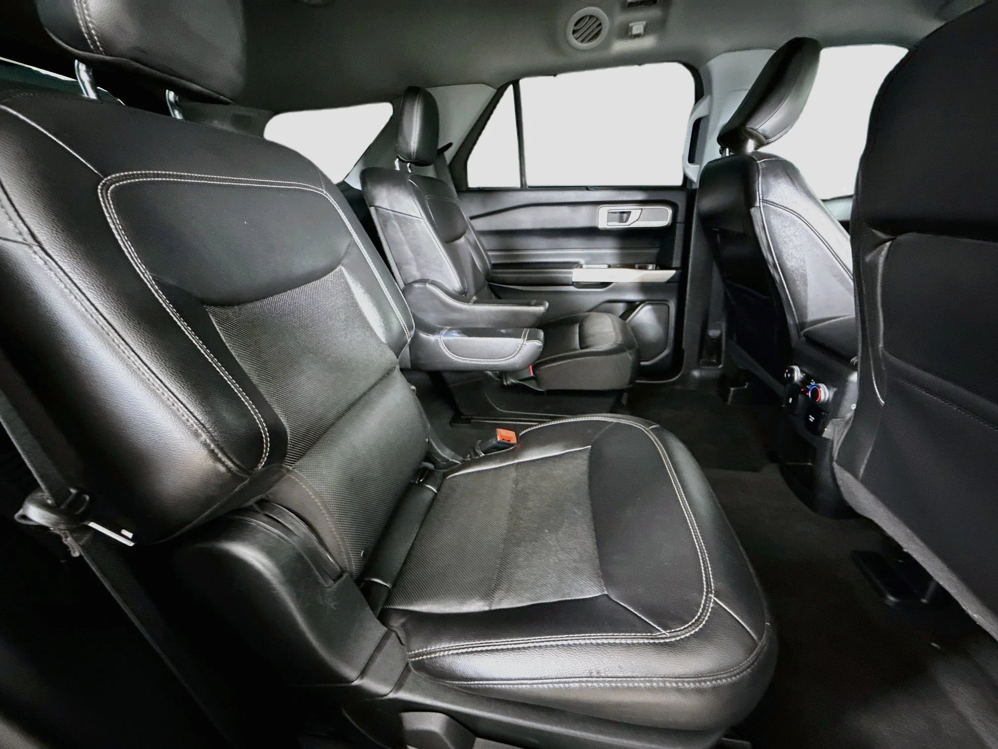 Used 2023 Gray Ford Limited image 29
