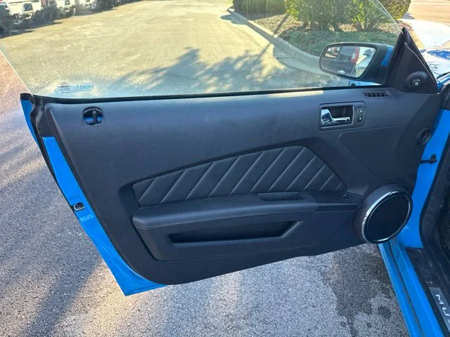 Used 2013 Grabber Blue Ford V6 Premium image 8