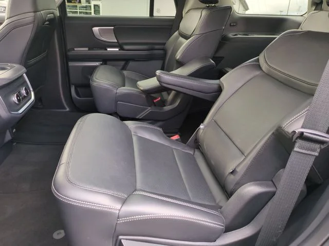 Used 2025 Silver Ford Platinum image 30