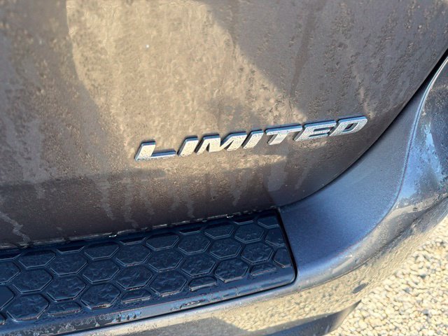Used 2015 Gray Dodge Limited image 6