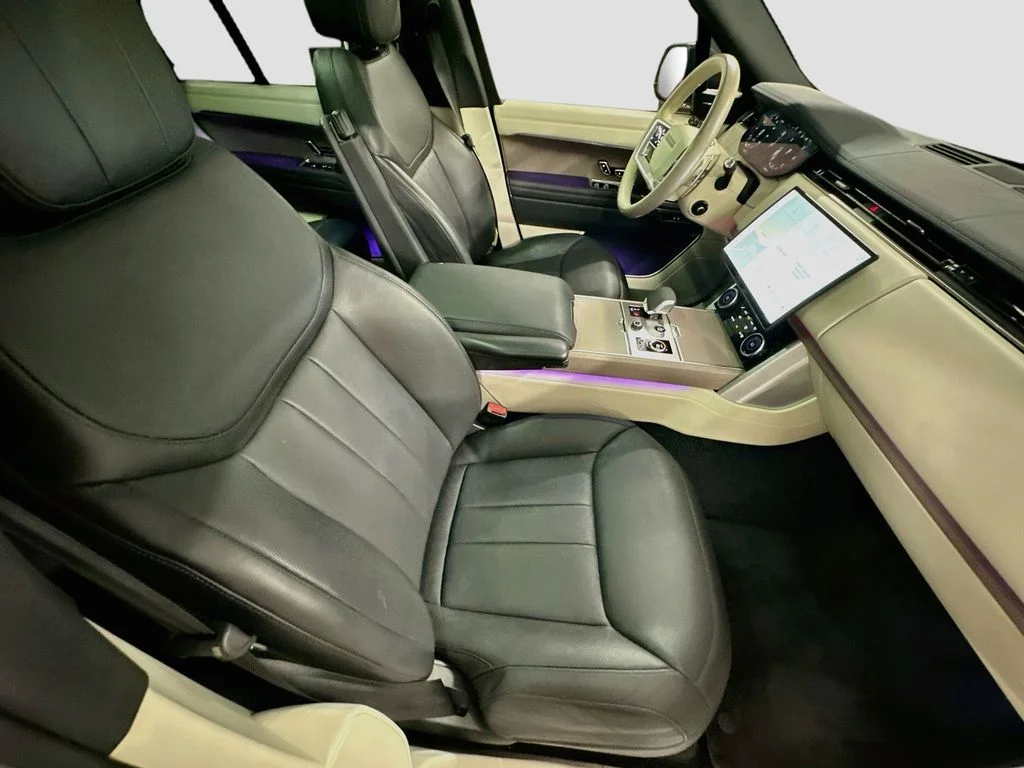 Used 2023 Fuji White Land Rover SE image 29