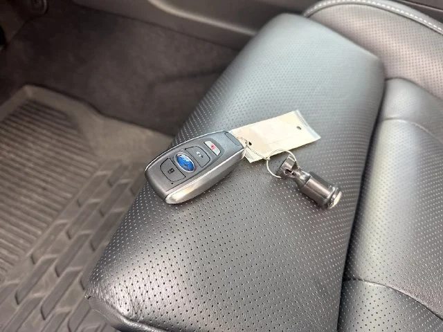 Used 2025 Crystal White Pearl Subaru Touring image 30