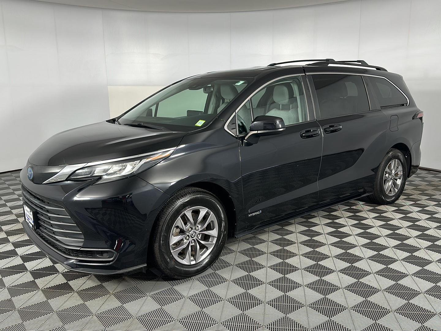 Used 2021 Midnight Black Metallic Toyota LE image 3