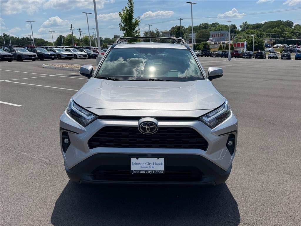 Used 2023 SILVER SKY METALLIC Toyota XLE Premium image 11