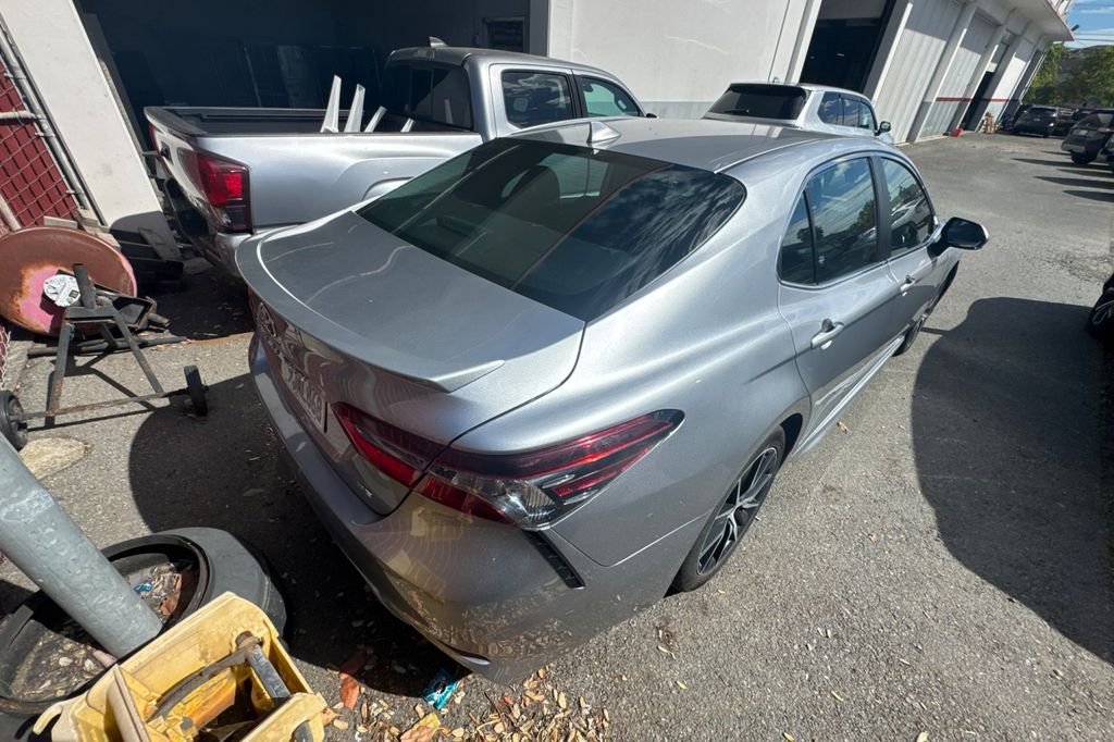 2024 Toyota Camry SE photo 3