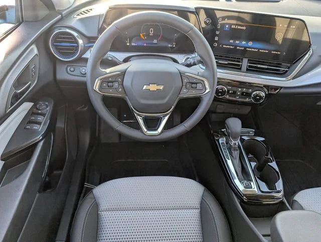 2025 Chevrolet Trax LT - Photo 7