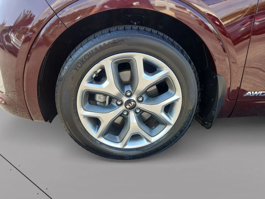 Used 2020 Purple Kia SX image 9