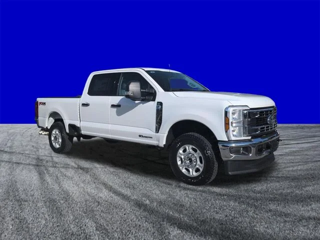 New 2026 Oxford White Ford F-250® XLT image 2