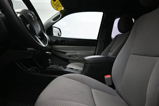 Used 2013 Black Toyota Base image 15