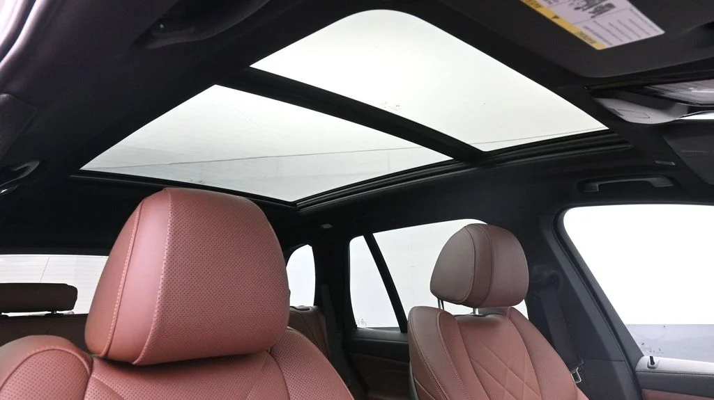 Certified Used 2023 Mineral White Metallic BMW xDrive40i image 24