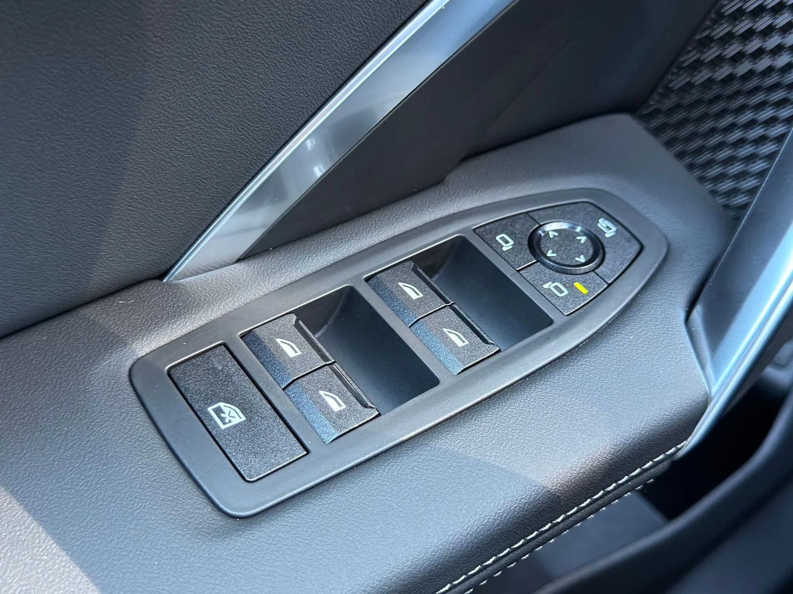 New 2026 Black Sapphire Metallic BMW xDrive28i image 22