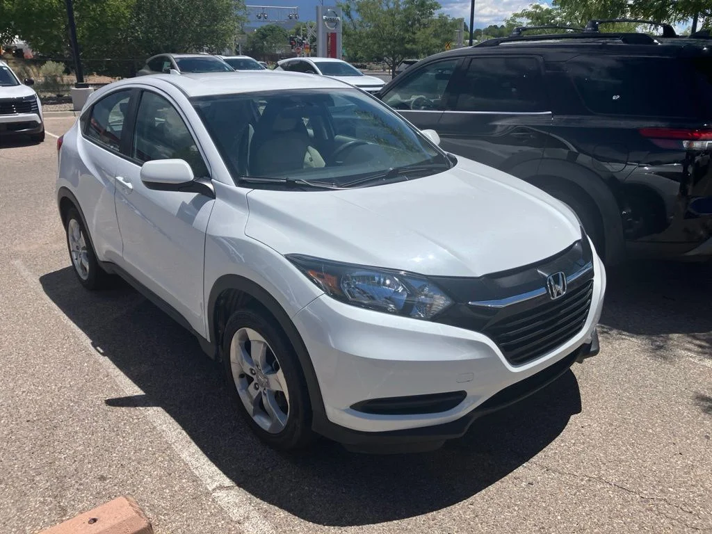 Used 2016  Honda LX image 3