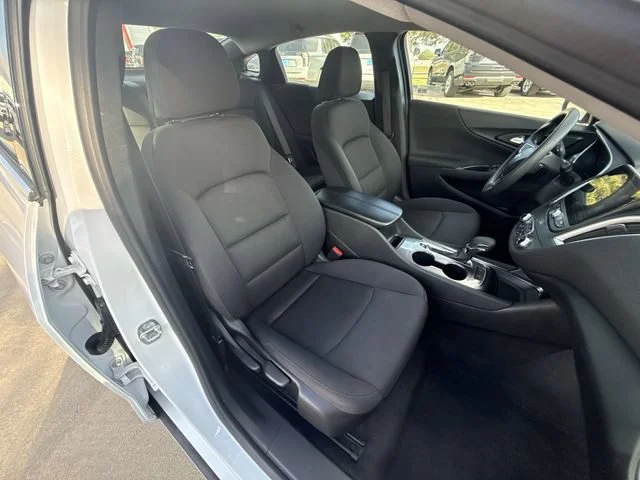 Used 2024 Summit White Chevrolet 1LT image 29