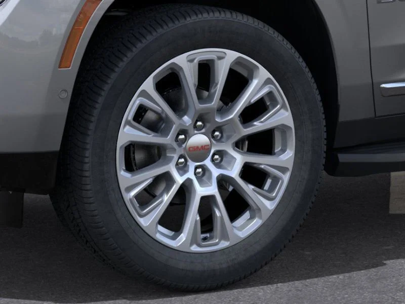 2026 GMC Yukon Denali - Photo 13