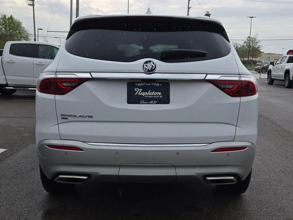 Used 2023 White Buick Premium Group image 15
