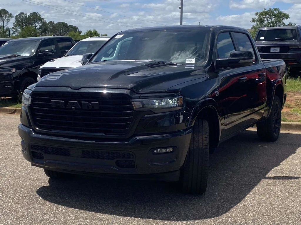 New 2026 Diamond Black Crystal Pearl-Coat Exterior Paint RAM Laramie image 3