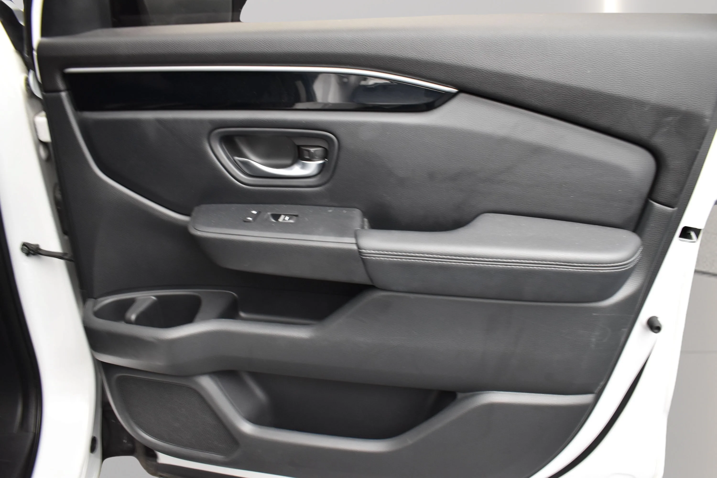 Used 2023 Platinum White Pearl Honda Touring image 29