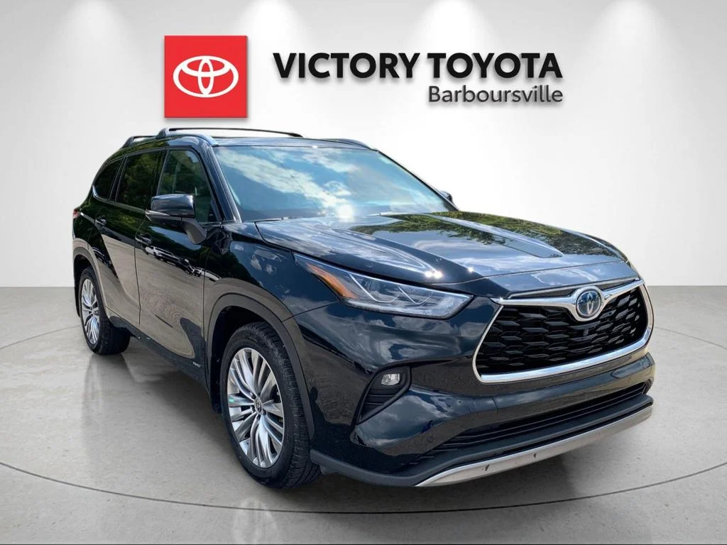 Used 2022 Black Toyota Platinum image 5