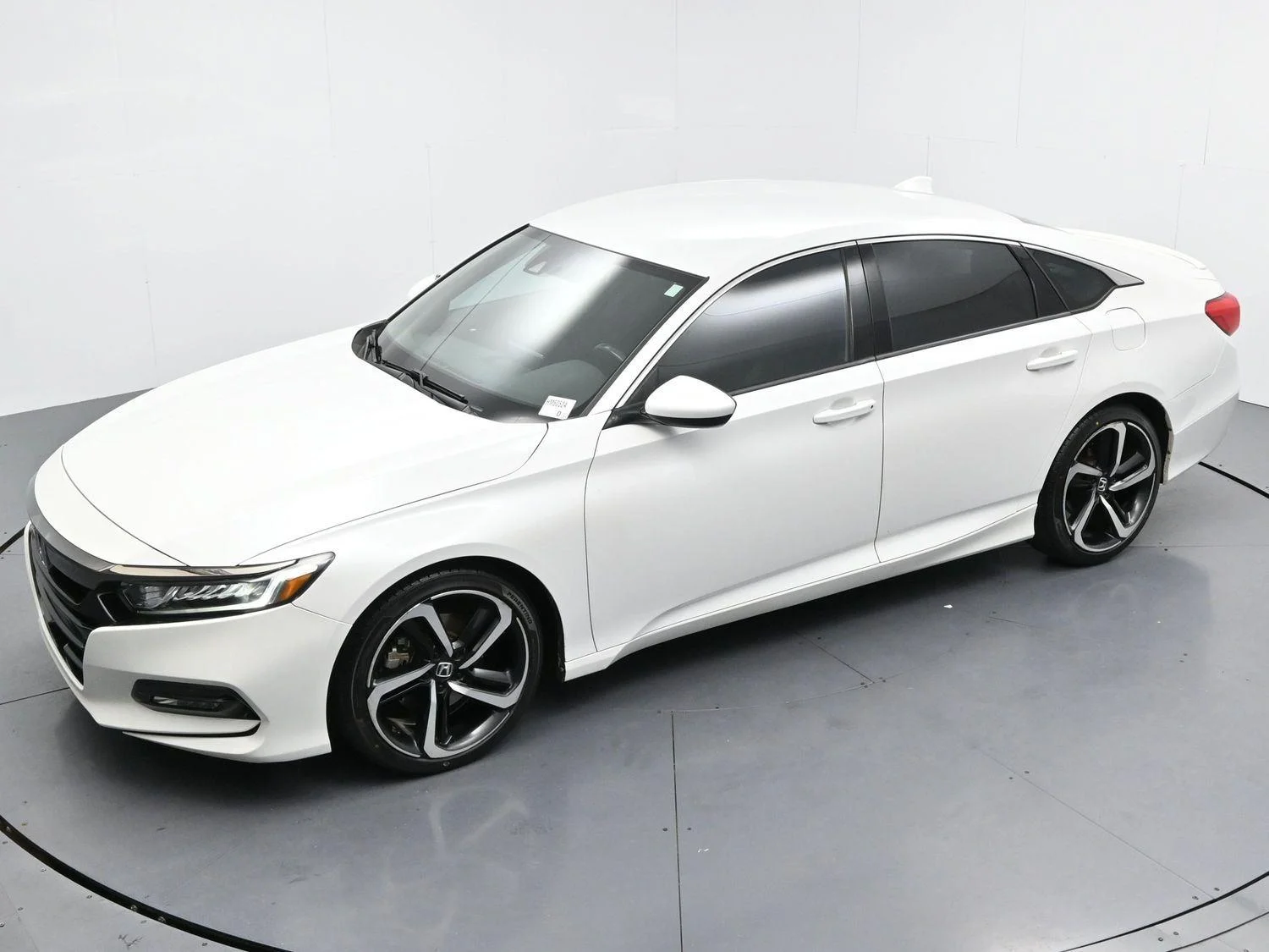 Used 2018 Platinum White Pearl Honda Sport image 36