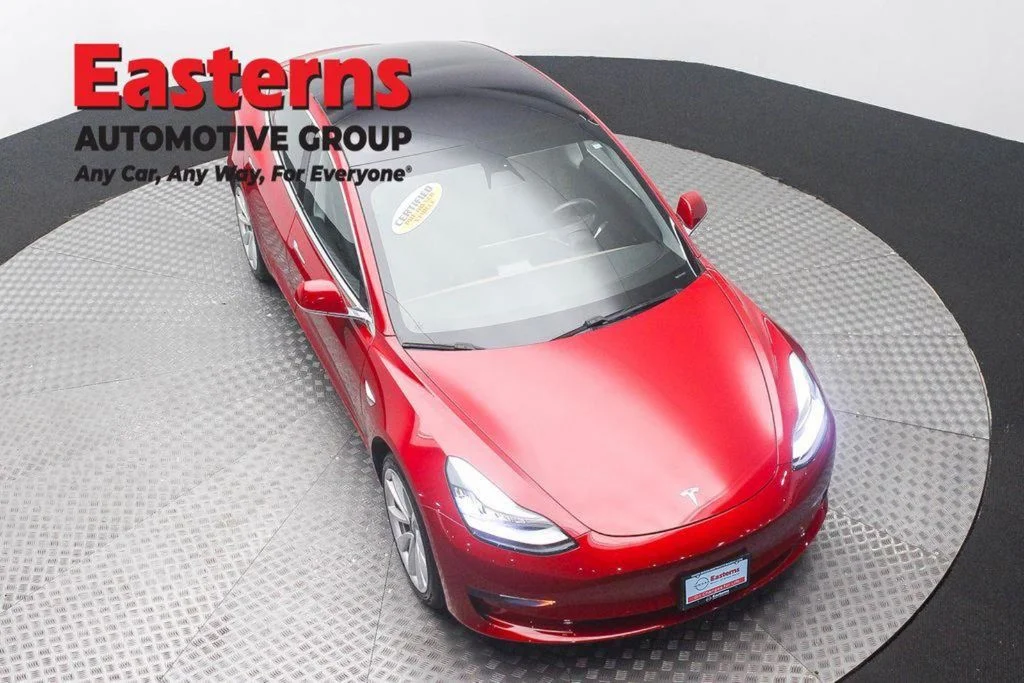 Used 2018 Red Tesla Long Range image 3