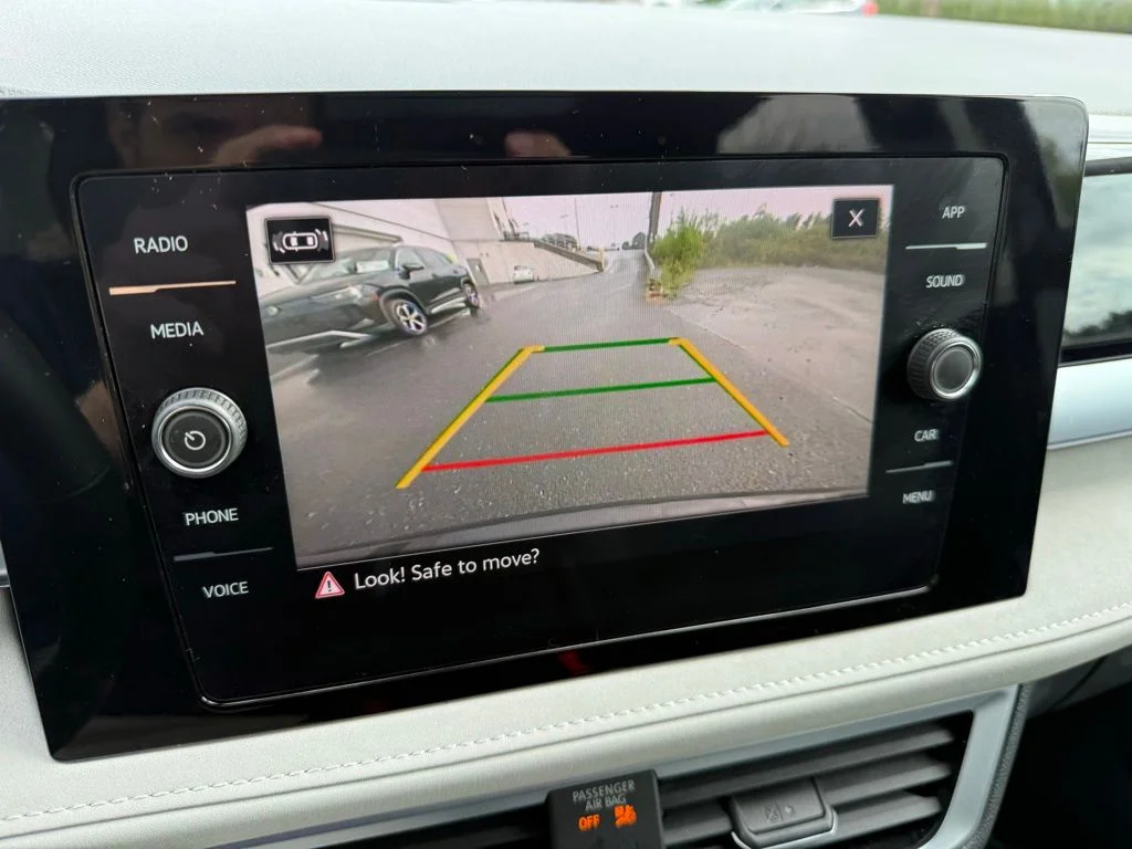 2025 Volkswagen Taos SE - Photo 37