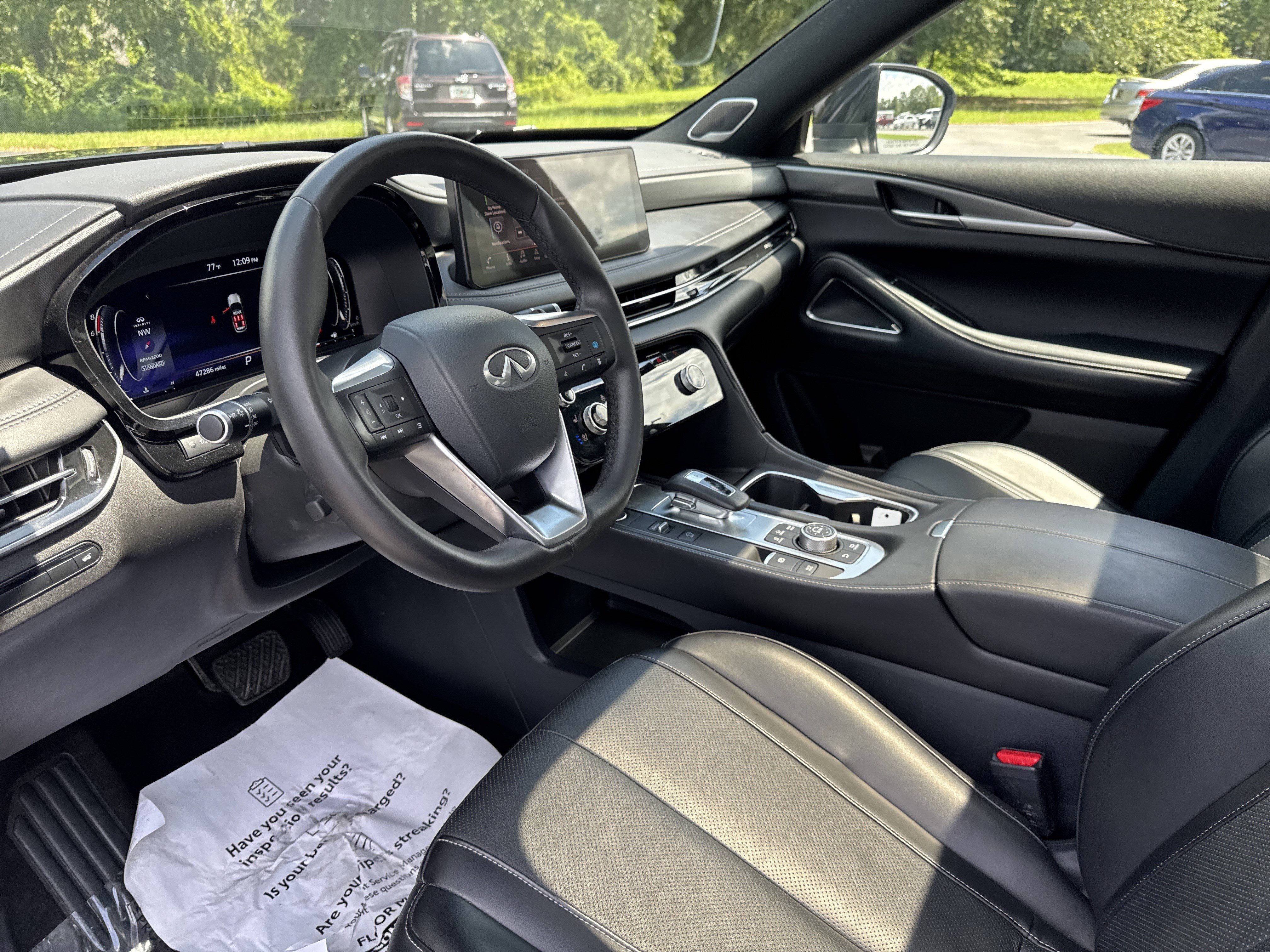 Used 2025 Mineral Black INFINITI LUXE image 16