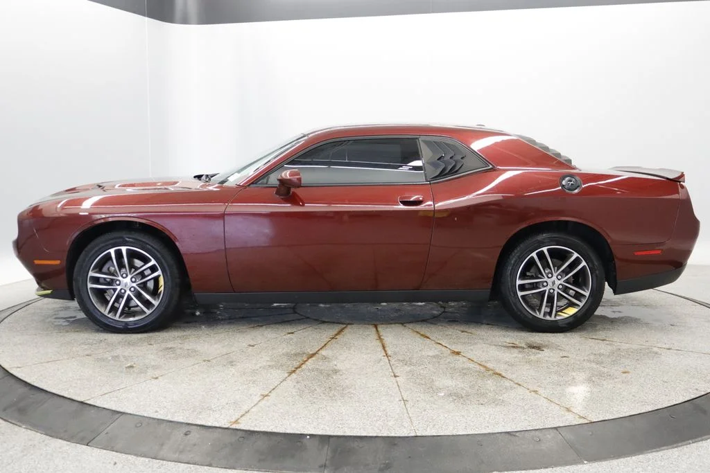 Used 2019 Dodge Challenger SXT with VIN 2C3CDZGG3KH752559 for sale in Coon Rapids, Minnesota