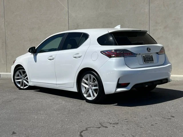 Used 2016 Eminent White Pearl Lexus  image 7
