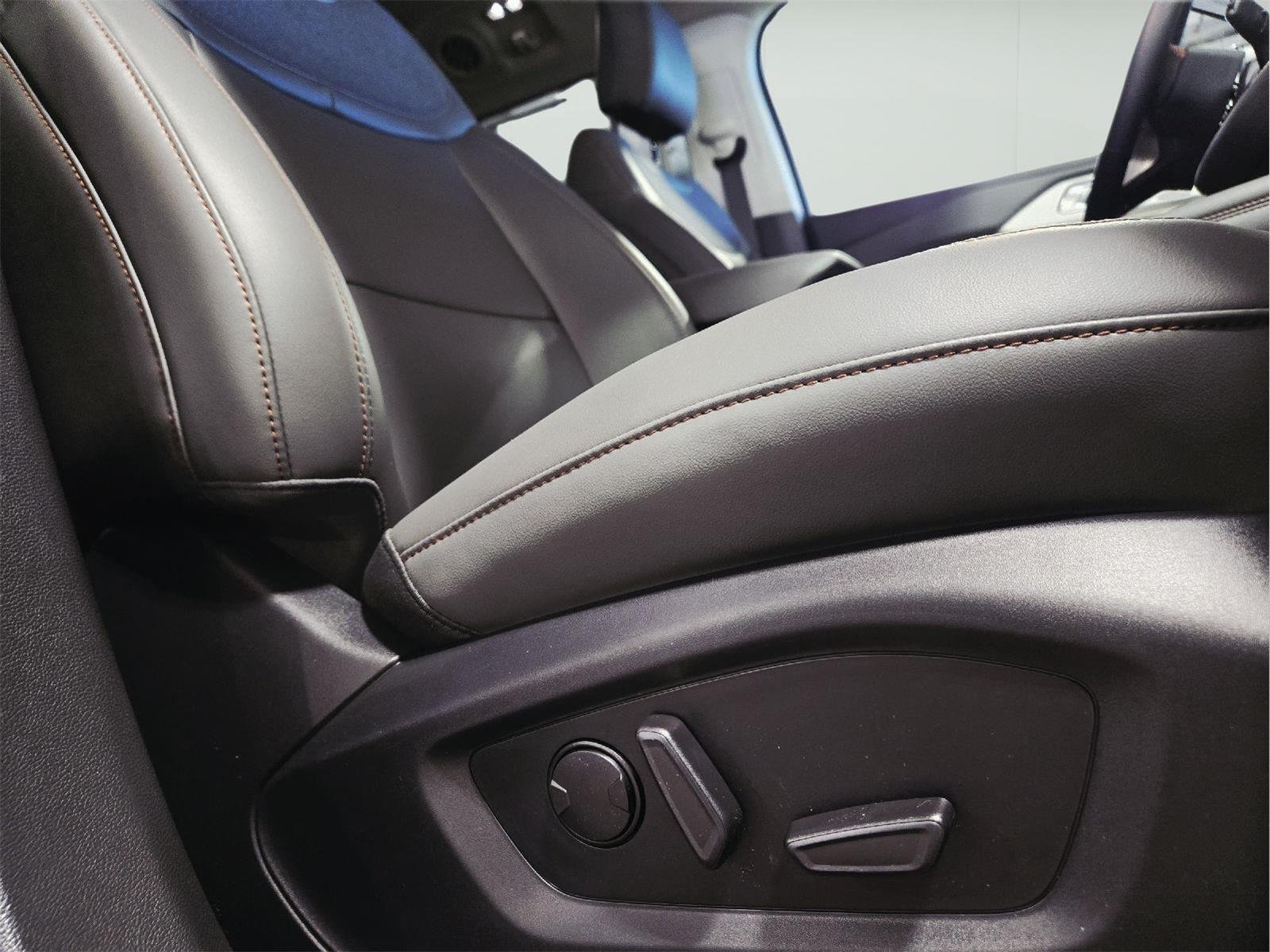 New 2026 Vapor Blue Metallic Ford Active image 106