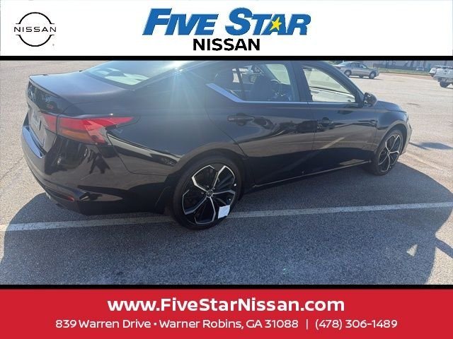 Used 2025 Black Nissan 2.5 SR image 14