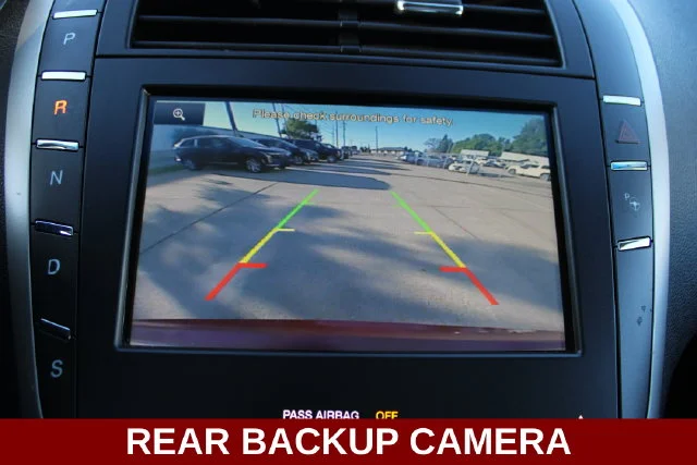 Used 2016 Red Lincoln Base image 6