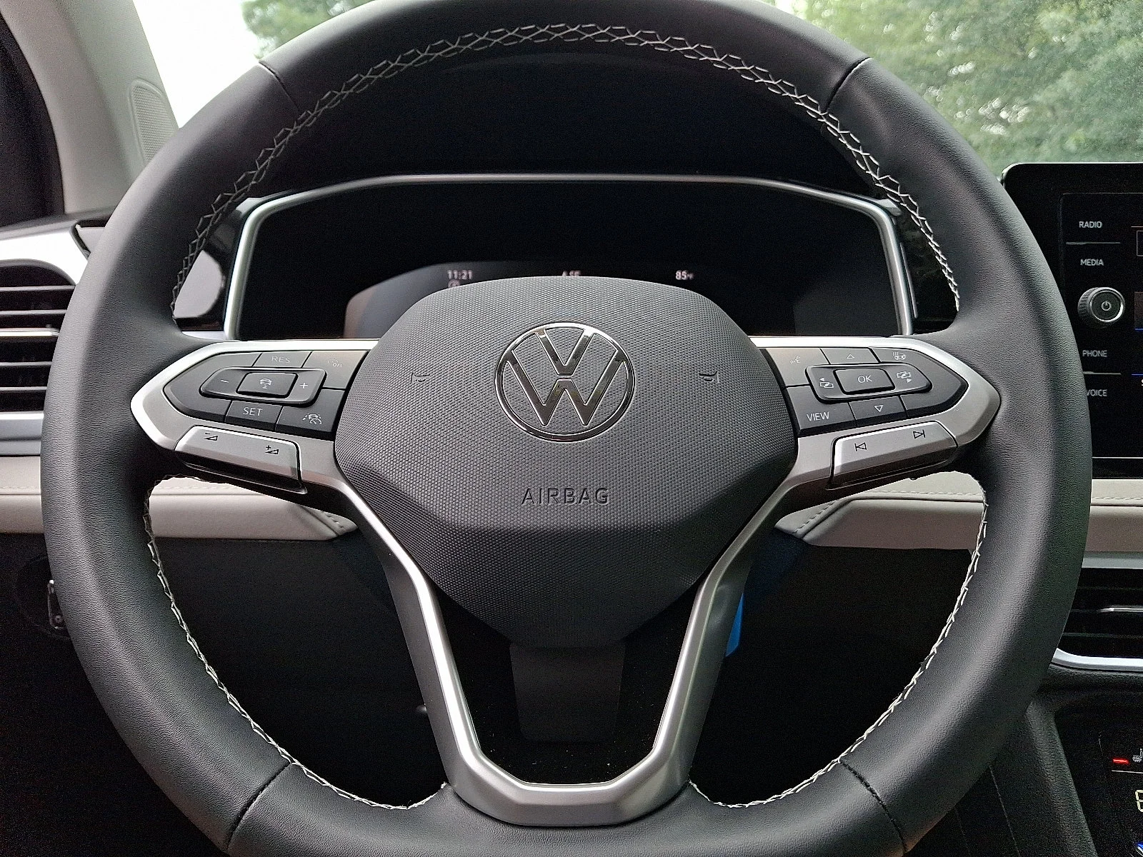 New 2026 Deep Black Pearl Volkswagen SE image 15