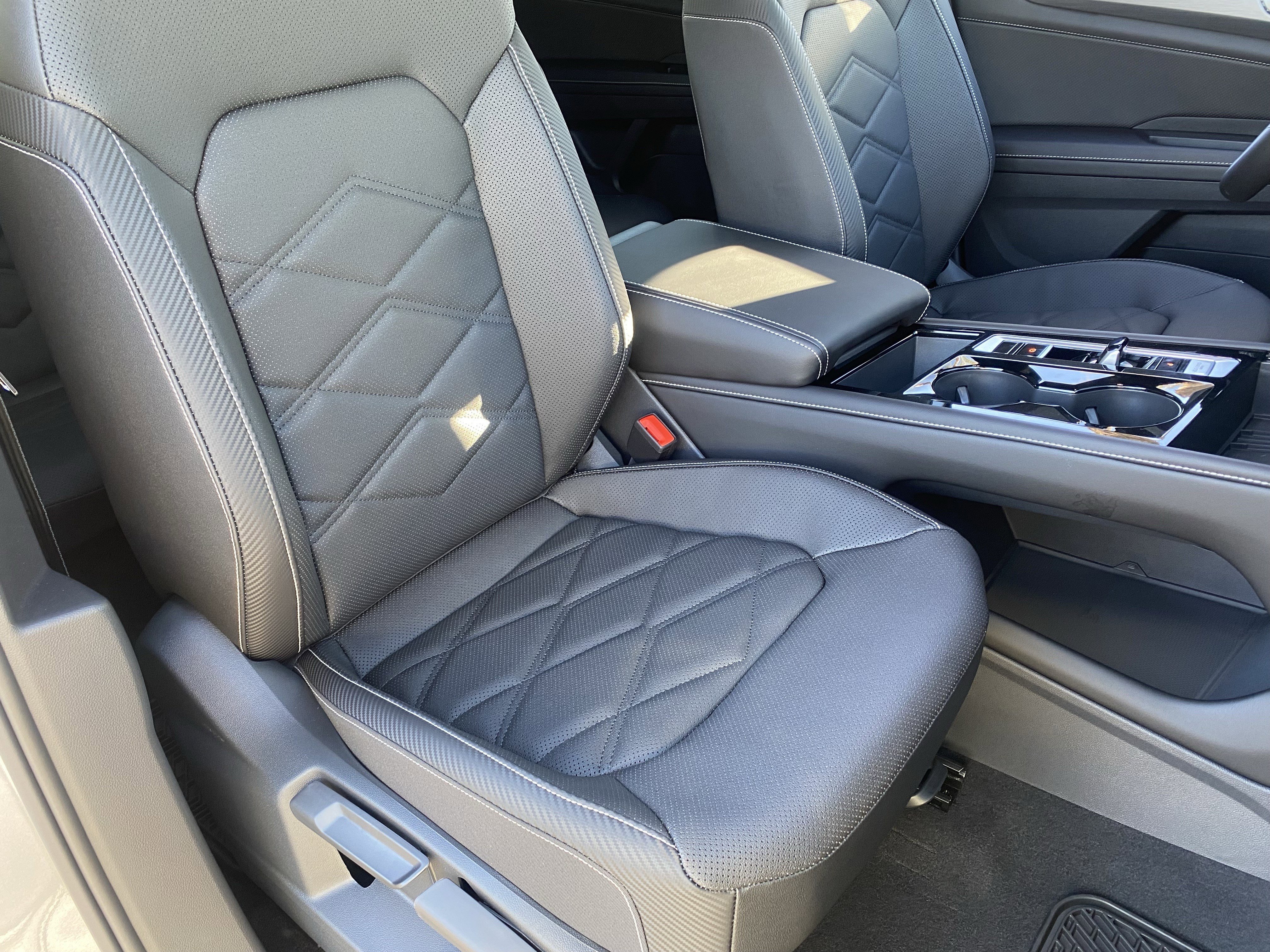 2026 Volkswagen Tiguan SE R-LINE BLACK - Photo 6