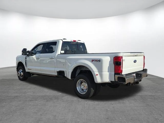 New 2026 Star White Metallic Tri-Coat Ford F-350® Lariat® image 3