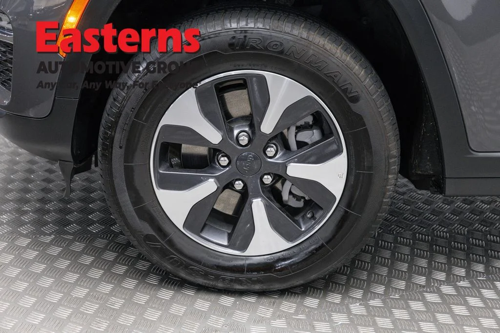 Used 2024 Gray Jeep 4xe image 36